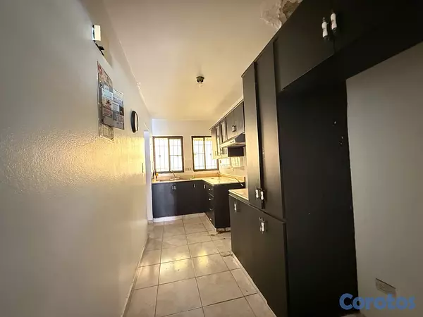 apartamentos - independencia km 71/2 segundo piso tres hab de 147 metros y 11 paq. RD 8,600,00” 13