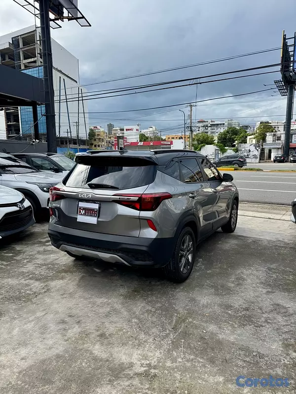 jeepetas y camionetas - Kia Seltos LX Bitono 2023
 7