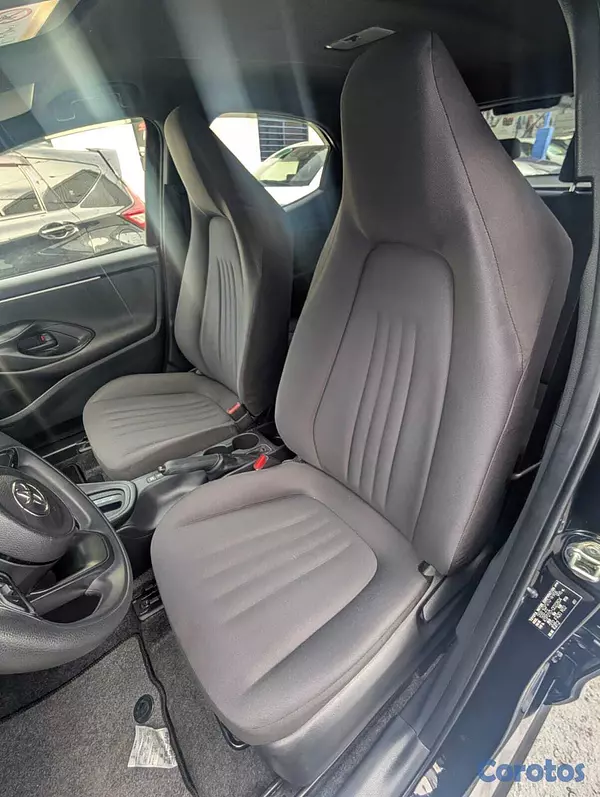 carros - TOYOTA YARIS 2021 1