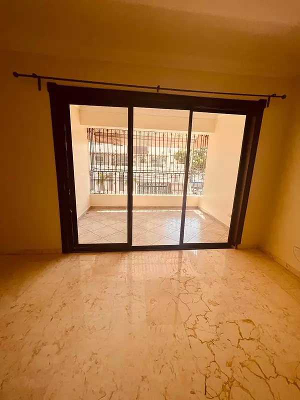 apartamentos - Alquilo Apto Vacio en la av. Enriquillo 213 Metros
 3