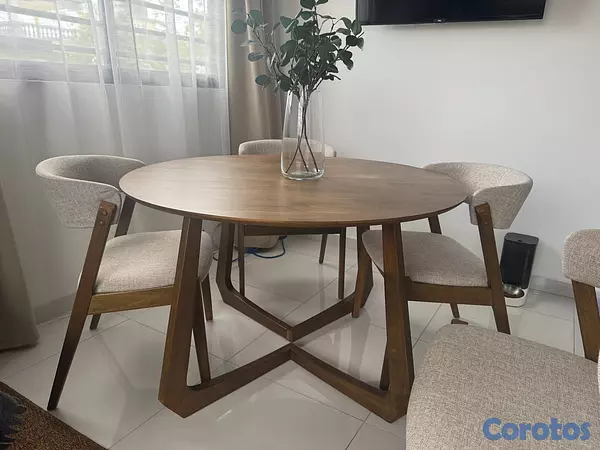 muebles y colchones - Mesa redonda con 4 sillas tapizadas 2