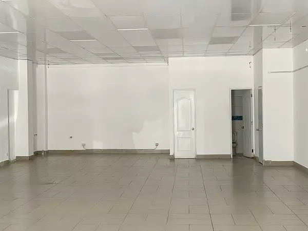 oficinas y locales comerciales - Local primer nivel 130m 2