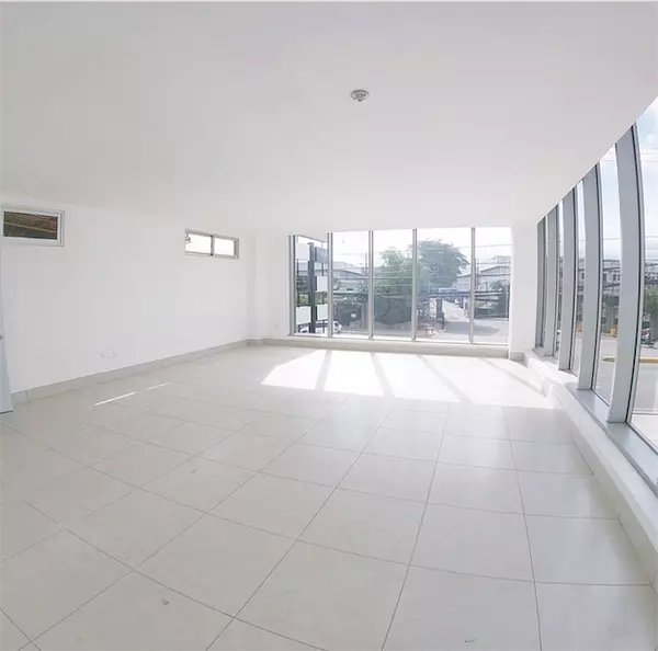 oficinas y locales comerciales - Local en los Prados  2