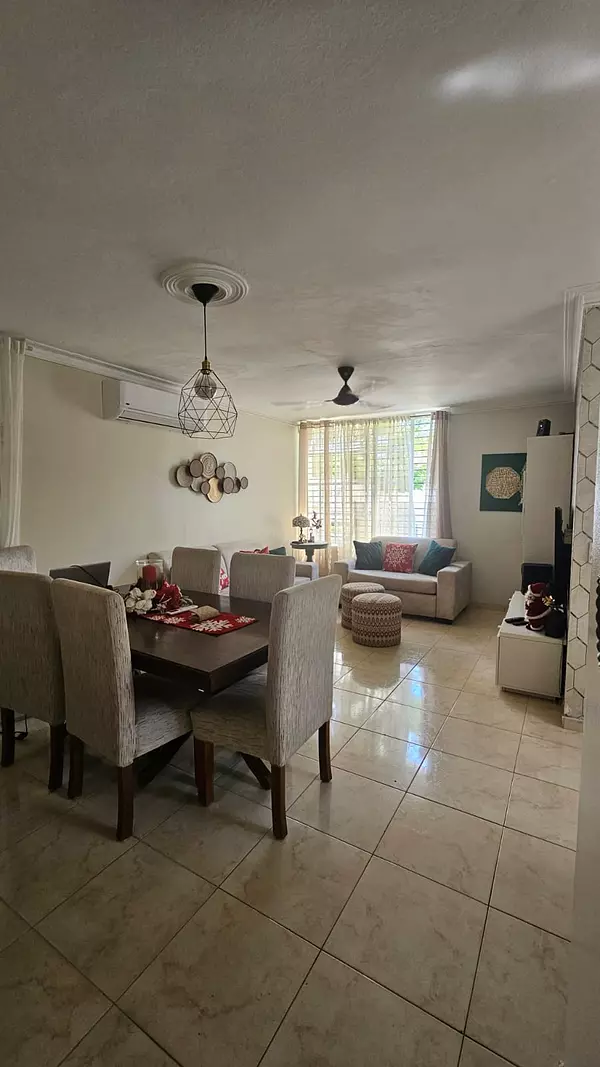 casas - VENDO CASA EN LA AV. INDEPENDENCIA  5
