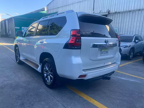 jeepetas y camionetas - Toyota land cruicer prado 2018 gasolina  10