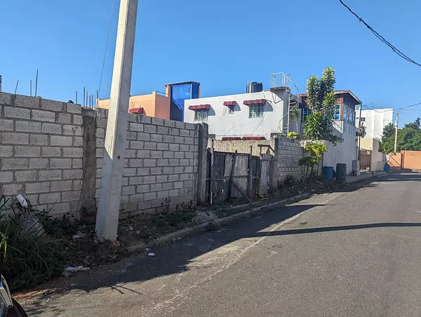 solares y terrenos - Solar de 800 metros en Prado Oriental, Aut. San Isidro, con su titulo 7