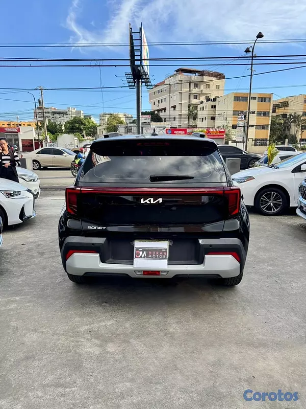 jeepetas y camionetas - Kia Sonet LX 2025 6