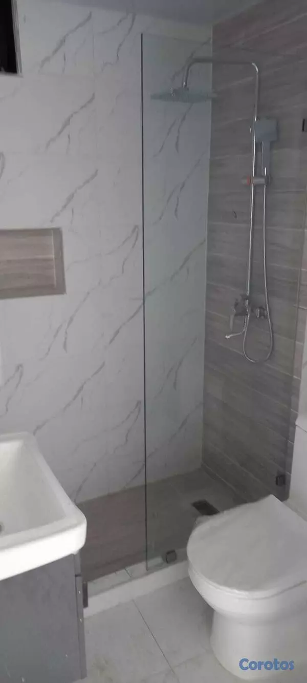 apartamentos - Se Vende Apartamento Completamente Remodelado  4