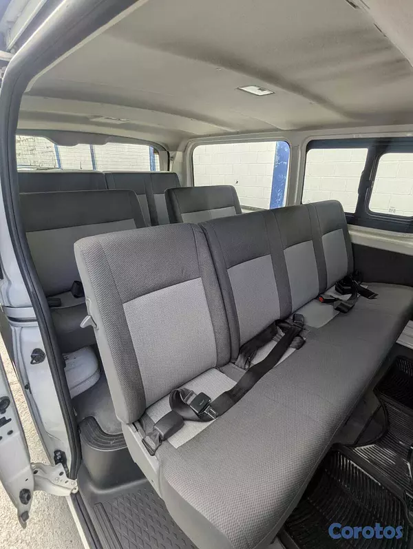 otros vehiculos - TOYOTA HIACE 9