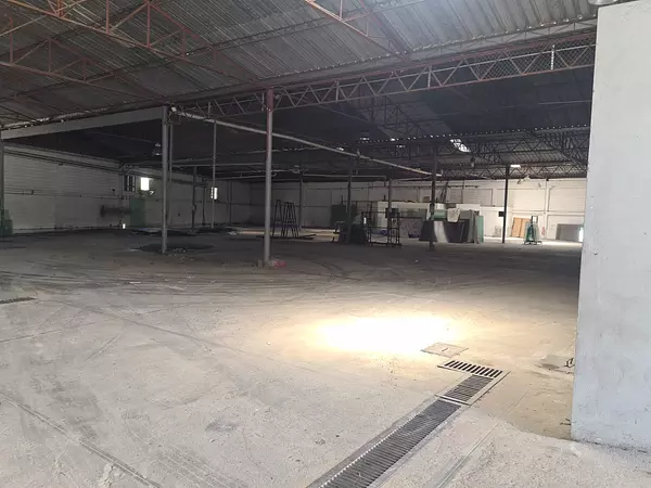 oficinas y locales comerciales - Alquilo Nave 2,200 mts Aut. Duarte Km 11 8