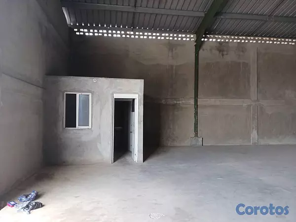 otros inmuebles - Alquilo Nave industrial en El higüero 5