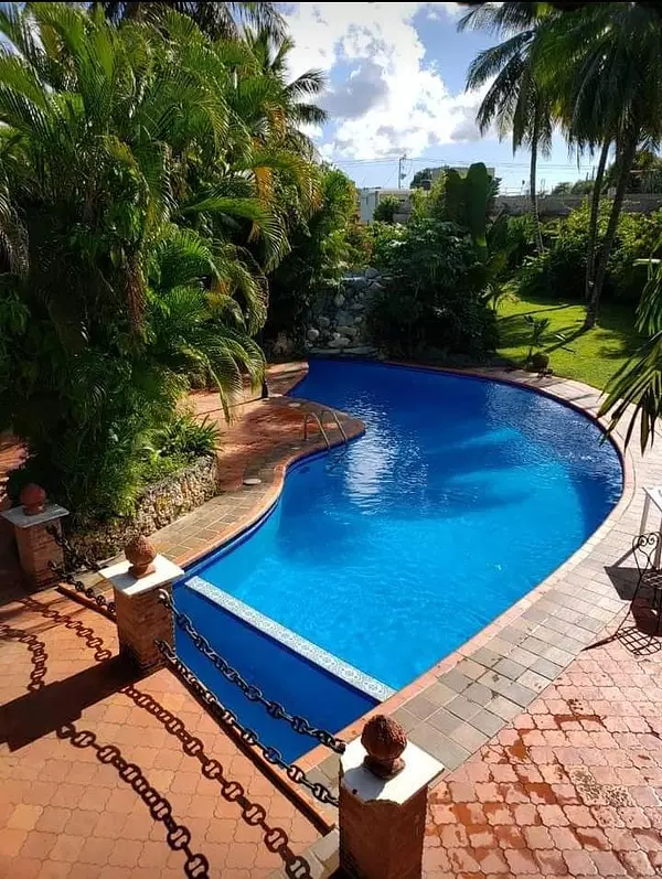 casas vacacionales y villas - Villa con Piscina en Boca Chica  6