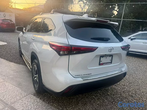 jeepetas y camionetas - Toyota higlander xle 2022 clean carfax  4