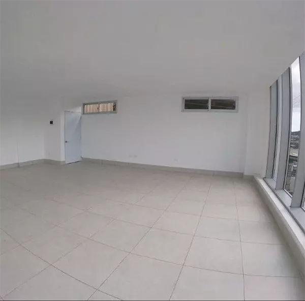 oficinas y locales comerciales - Local en los Prados  3
