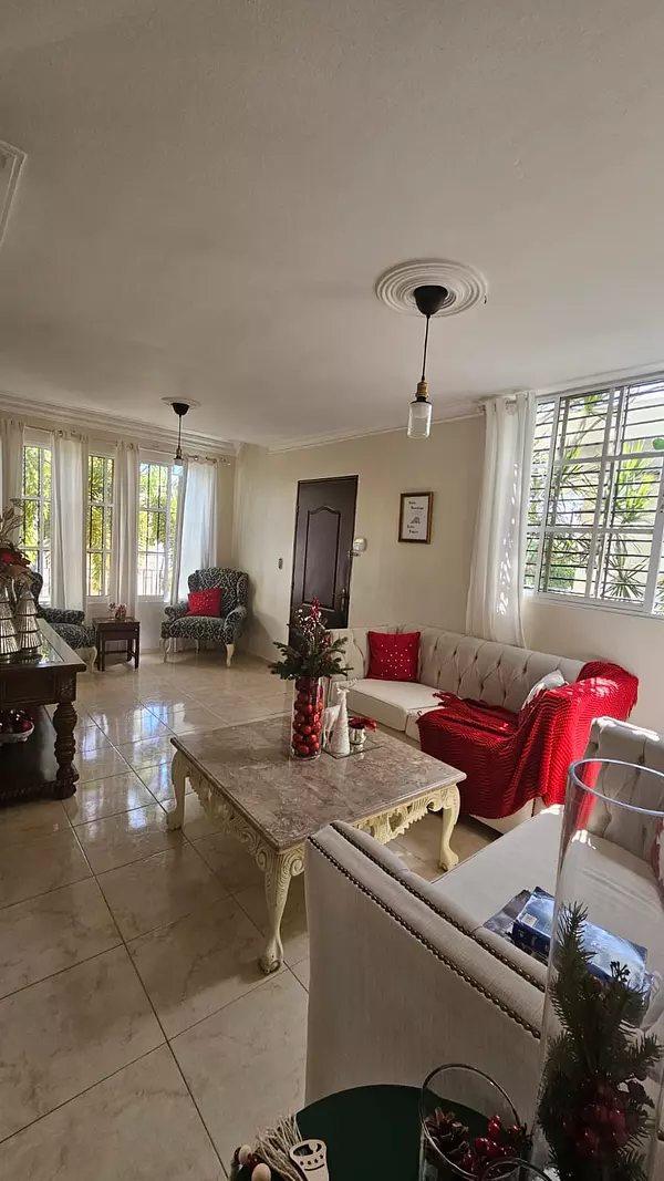 casas - VENDO CASA EN LA AV. INDEPENDENCIA  6