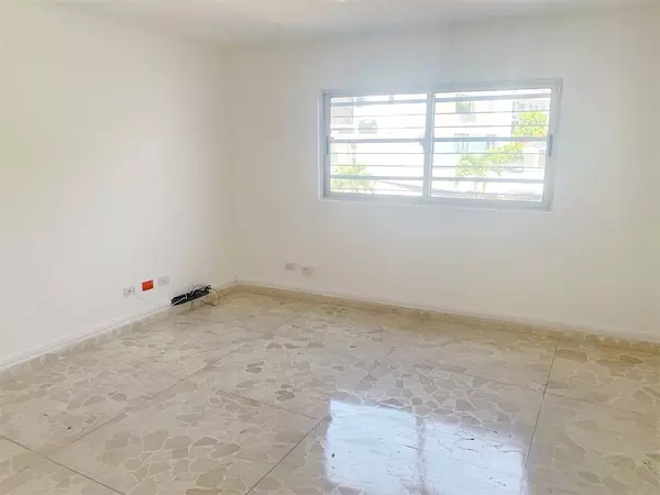 oficinas y locales comerciales - Local amplio en el millon  7