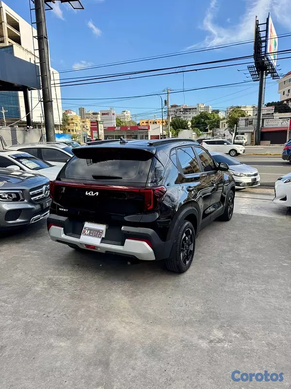 jeepetas y camionetas - Kia Sonet LX 2025 7