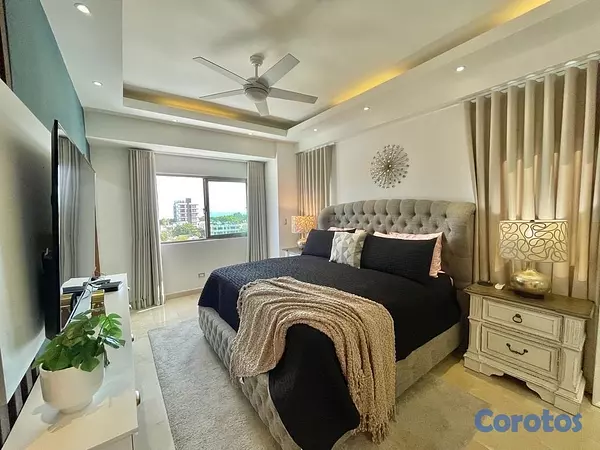 apartamentos - vendo Ph los cacicazgos con o sin muebles tres habitaciones con baño tres parqu 4