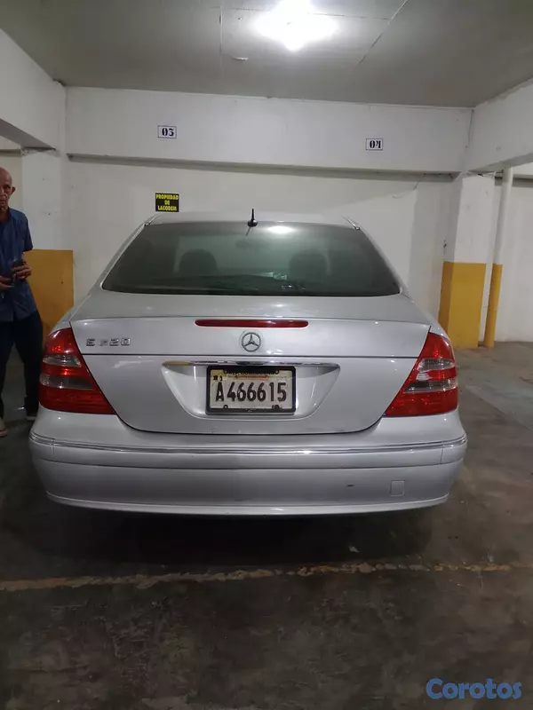 carros - 🚗 **Mercedes-Benz 2003 12