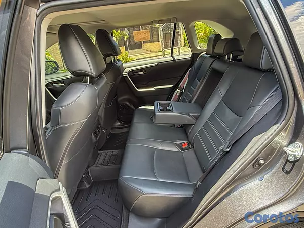 jeepetas y camionetas - Toyota Rav4 Limited 2020 7