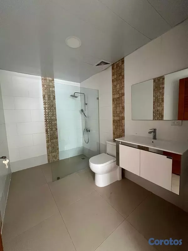 apartamentos - vedo renacimiento amplio tres habitaciones con baño dos parqueos lineales balcón 16