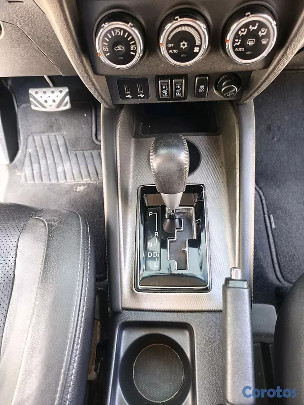 jeepetas y camionetas - Mitsubishi Outlander en muy excelente condiciones 14