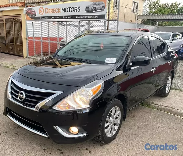 carros - Nissan Versa 2017 1