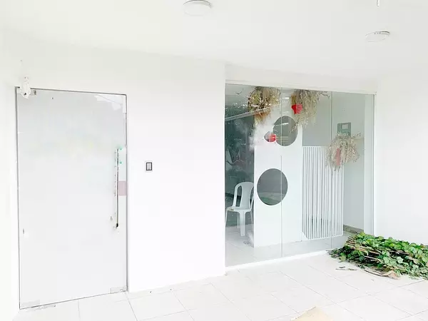 oficinas y locales comerciales - Local céntrico en los prados  7