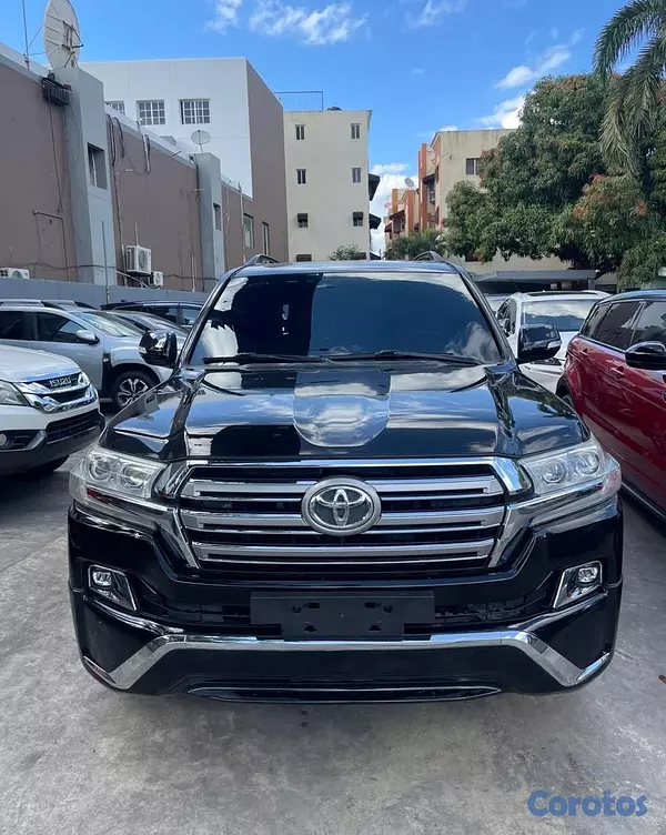 jeepetas y camionetas - TOYOTA LAND CRUISER VXR 2017 12