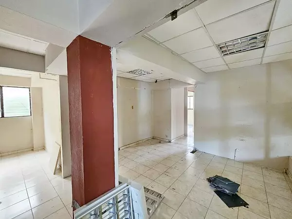 oficinas y locales comerciales - Local céntrico en el millon 2