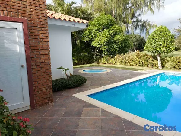 casas vacacionales y villas - Villa Exclusiva y Amueblada en Metro Country Club, Juan Dolio 9