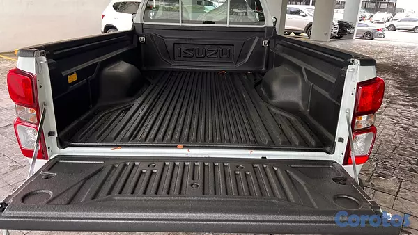jeepetas y camionetas - Isuzu DMAX  9