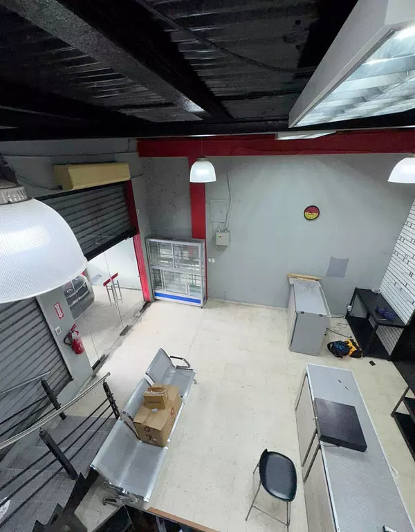 oficinas y locales comerciales - Local tipo nave comercial 4