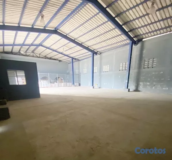 oficinas y locales comerciales - se alquila nave  5