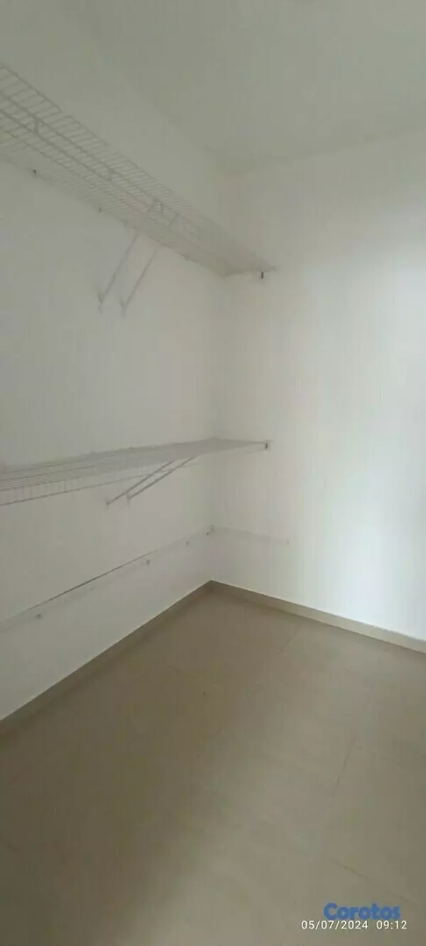 apartamentos - SE VENDE APARTAMENTO CLASICO  EN EL MILLÓN
 4