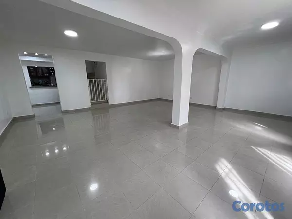 casas - 🏡 Casa en Venta en Urb. Carretera de Mendoza •	Pre 2