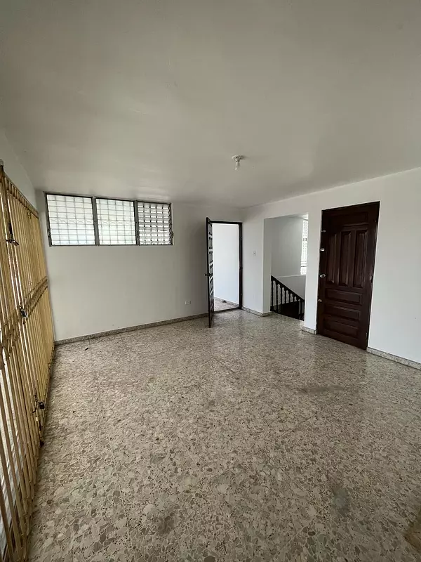 casas - Casa en Venta, La Castellana RD$ 25,000,000   9