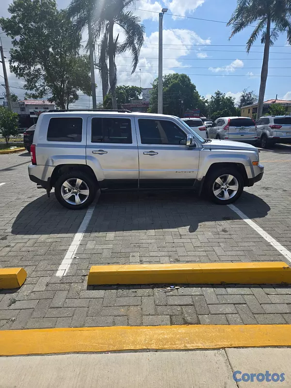 jeepetas y camionetas - Jeep Patriot Cristales manuales  5