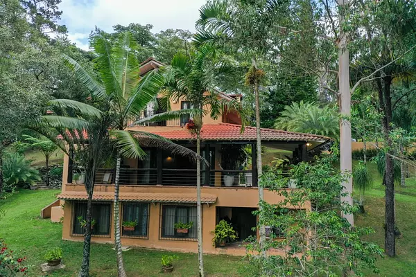 casas vacacionales y villas - Espectacular Villa en Monte Bonito, Jarabacoa  2