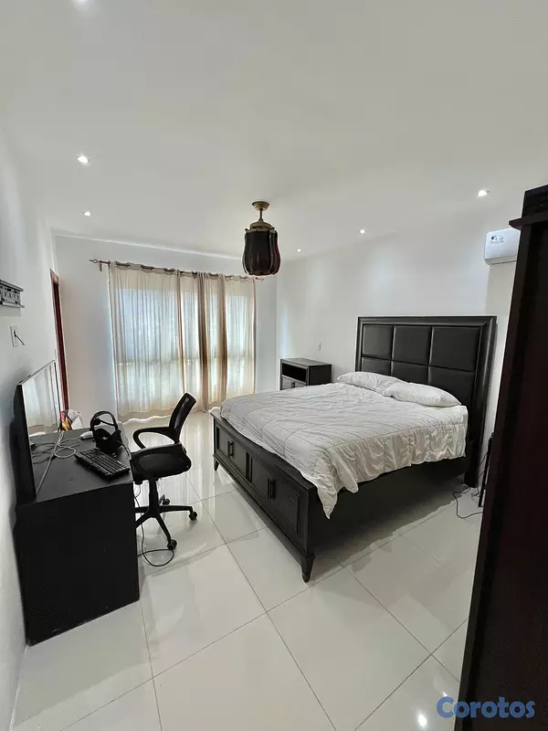 apartamentos - vendo Ph bella gusta 4 habitaciones con su baño dos medio baño visita 3 parqueo 17