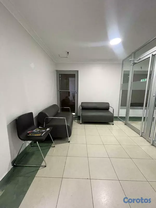 oficinas y locales comerciales - Céntrico local en Venta en Gazcue  6