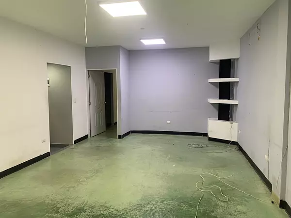 oficinas y locales comerciales - Local con nave y oficinas  7