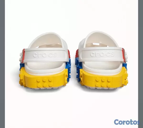 zapatos unisex - crocs colaboración Lego  3