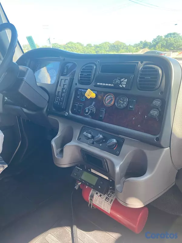 camiones y vehiculos pesados - Camión  Freightliner año 2018 con furgón  de 26 pies 
Recien Importado  3
