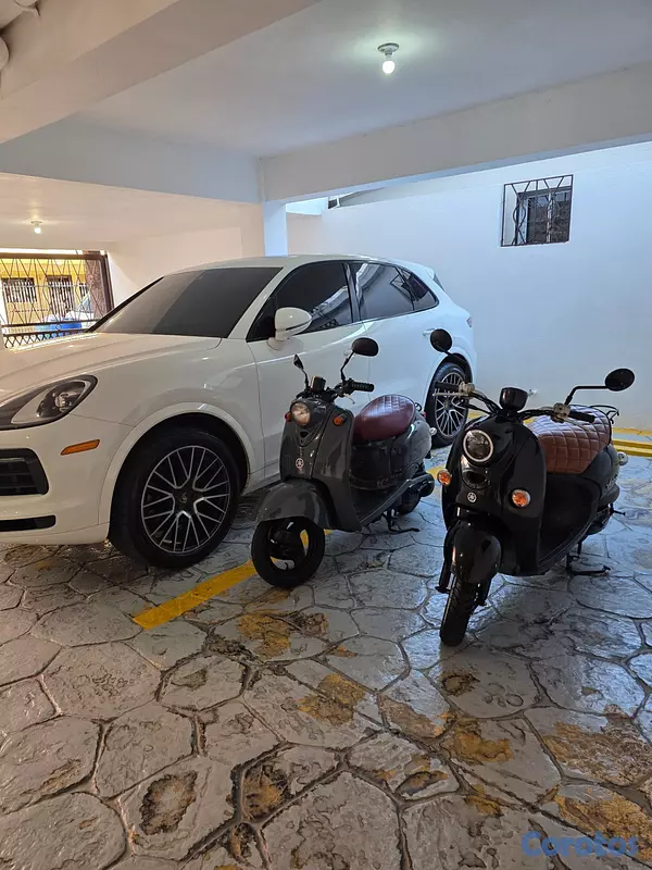 motores y pasolas - Yamaha Vino 50cc negra como nueva 2