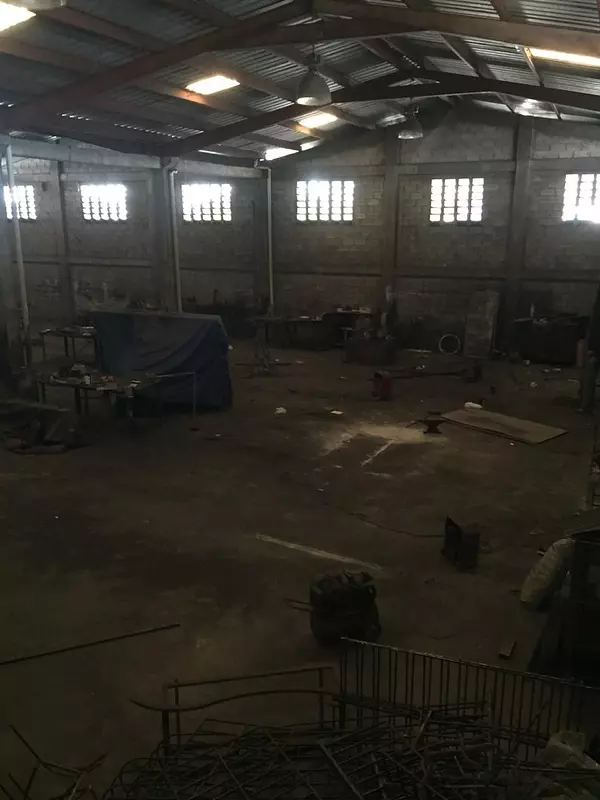 otros inmuebles - Alquilo Nave industrial próxima autopista Duarte 
 4
