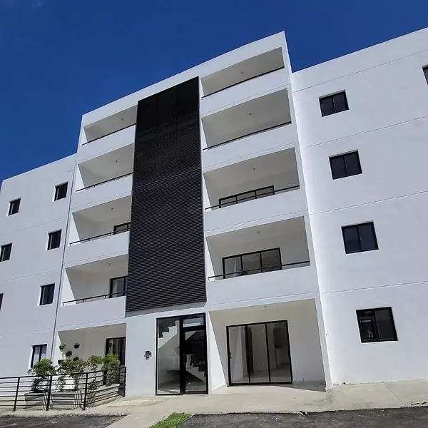 apartamentos - Primer Nivel Disponible en Ave. Hispanoamericana  7