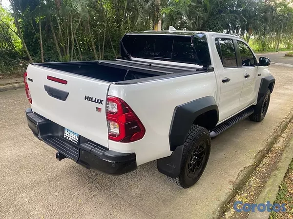 jeepetas y camionetas - Toyota hilux GR 2025 7