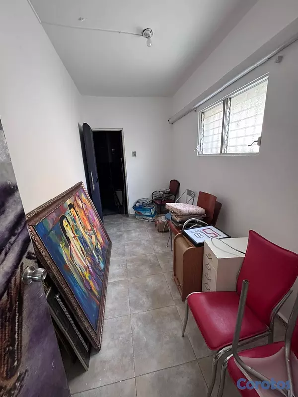 oficinas y locales comerciales - Se alquila EDIFICIO para OFICINAS o negocio en El  9