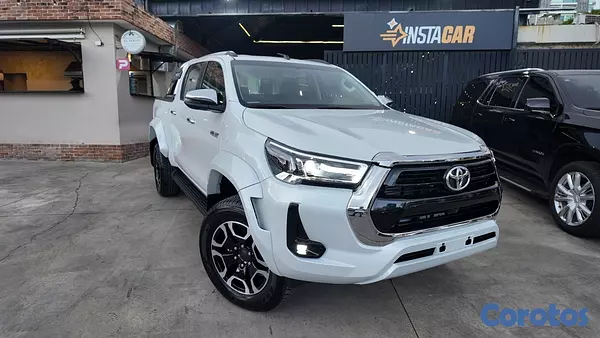 jeepetas y camionetas - Toyota Hilux SRX 2025 1